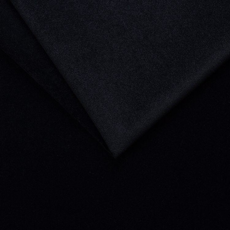 22 Black
